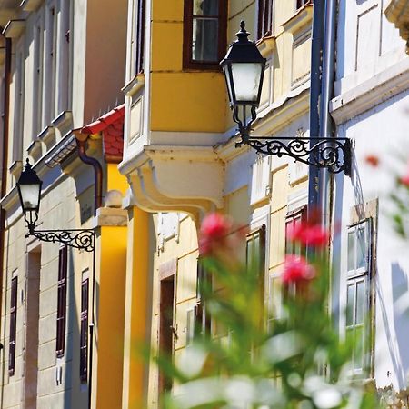Hotel Domus Collis Дьёр Экстерьер фото