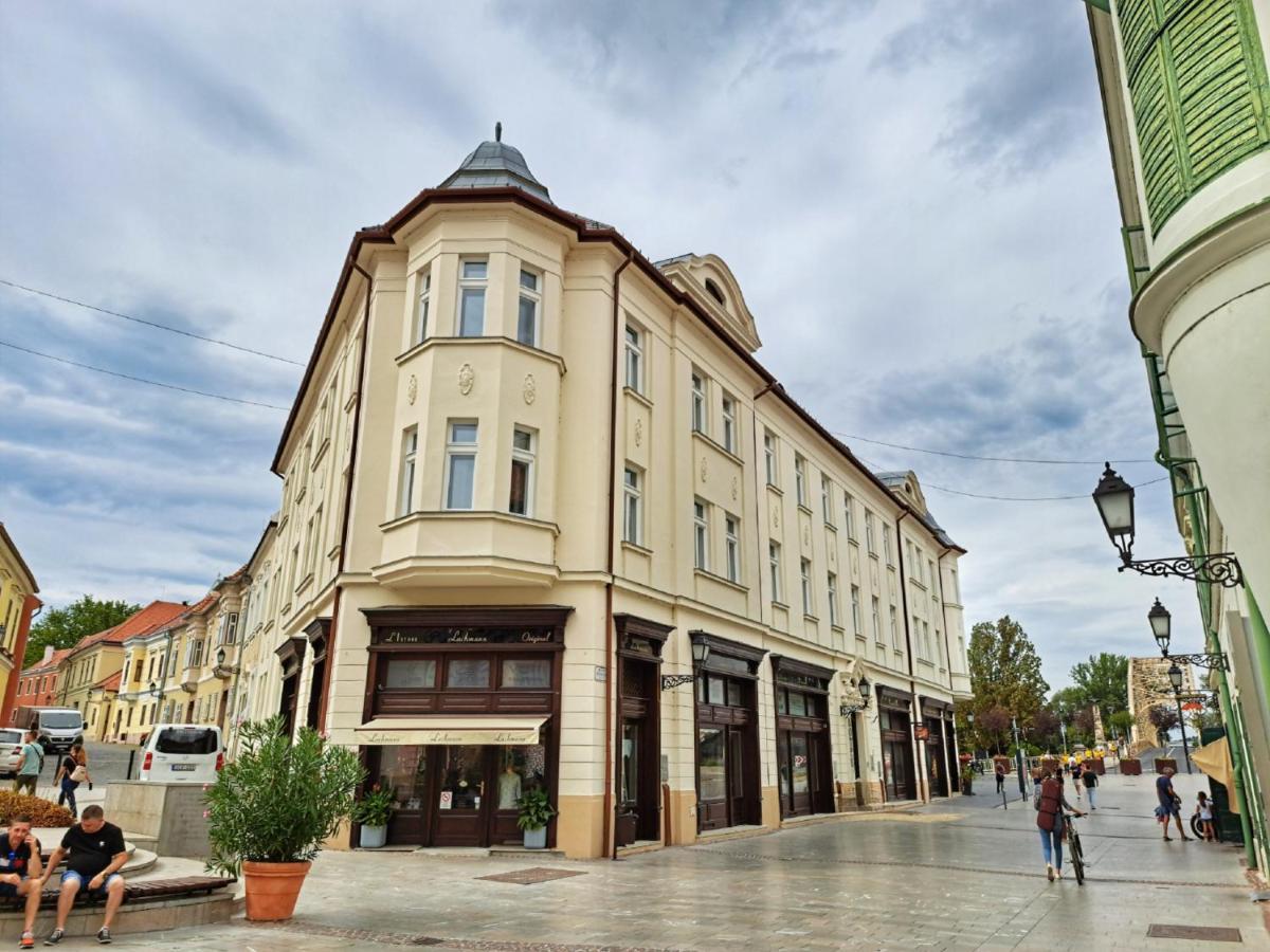 Hotel Domus Collis Дьёр Экстерьер фото