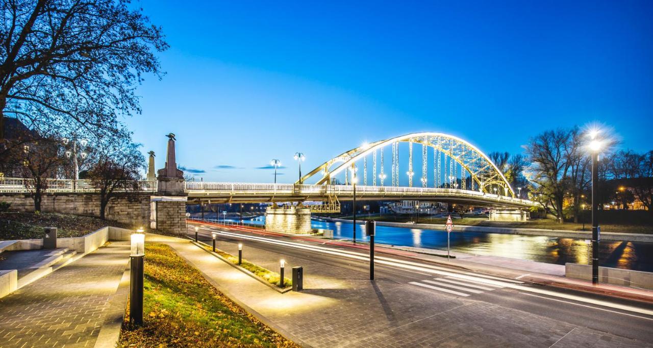 Hotel Domus Collis Дьёр Экстерьер фото