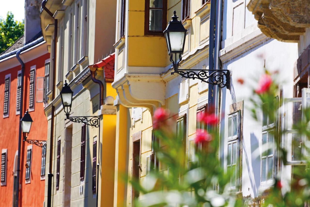 Hotel Domus Collis Дьёр Экстерьер фото