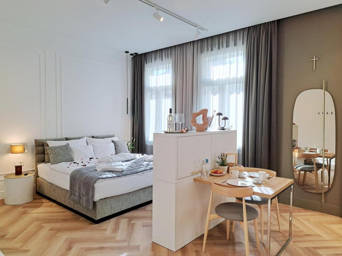 Hotel Domus Collis Дьёр Экстерьер фото