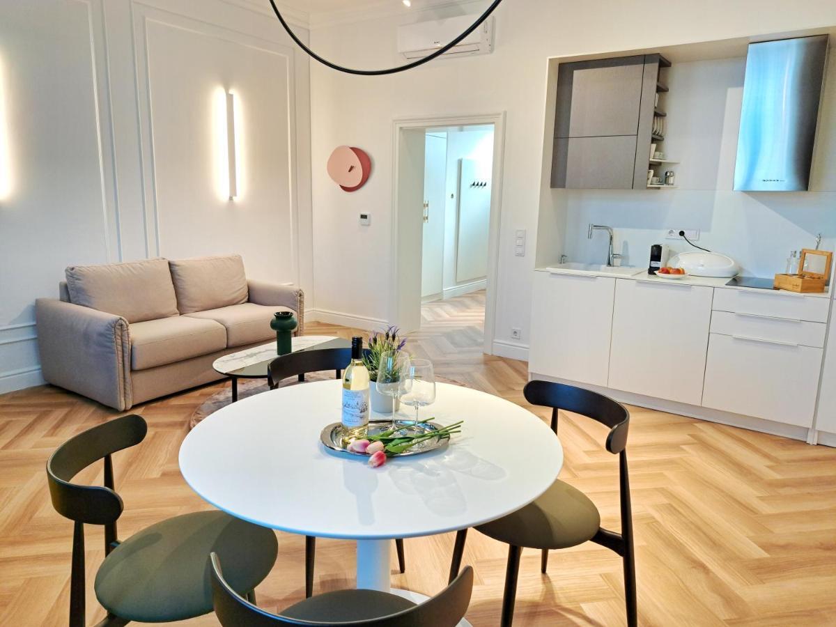 Hotel Domus Collis Дьёр Экстерьер фото
