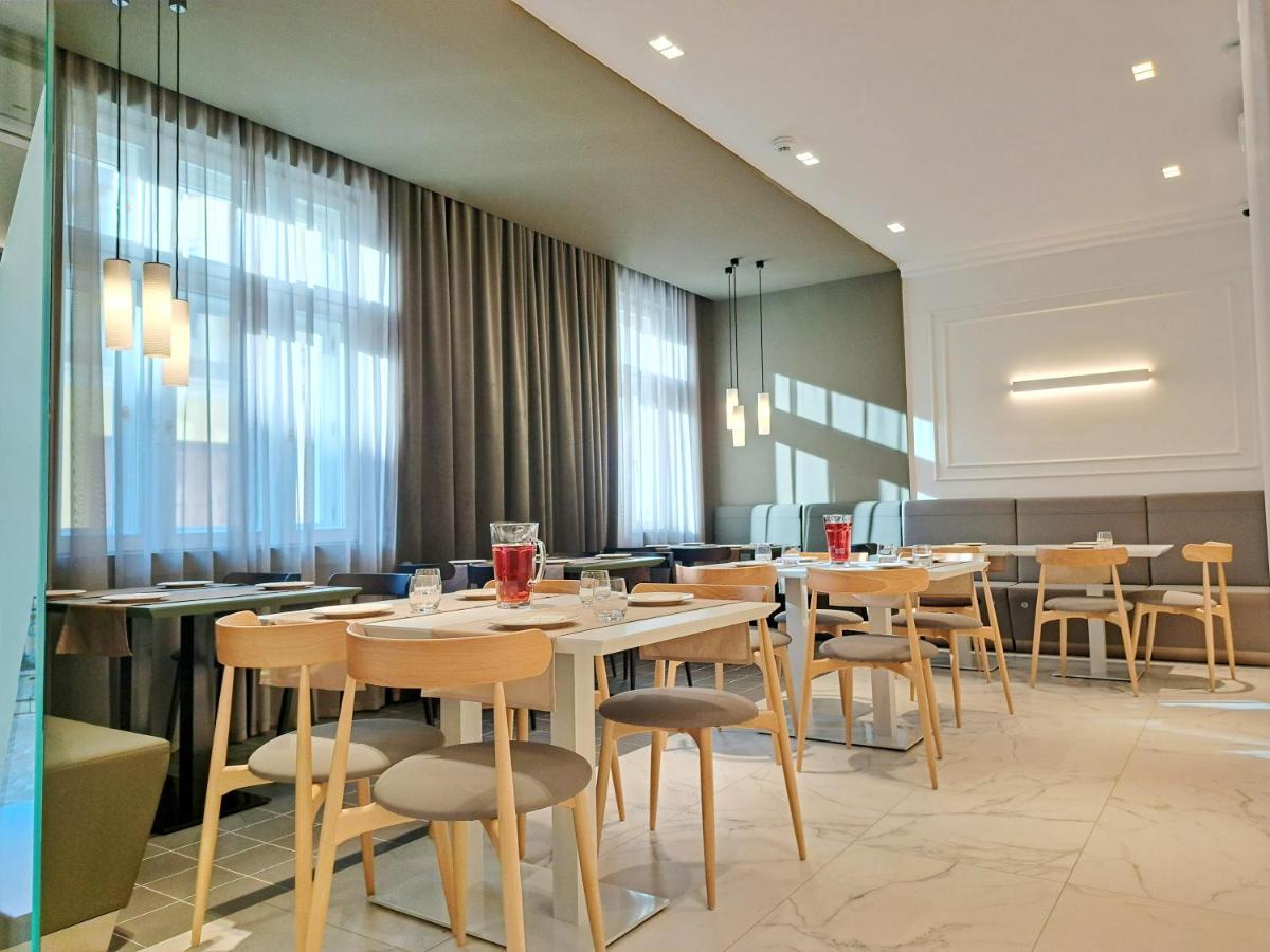 Hotel Domus Collis Дьёр Экстерьер фото